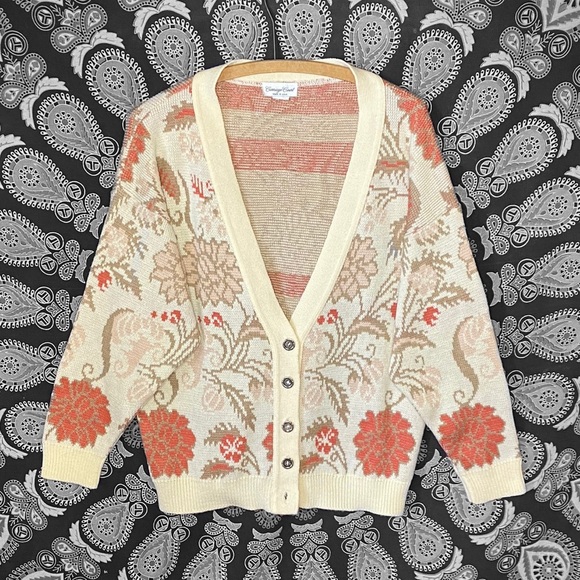 Vintage Sweaters - Vintage floral cardigan